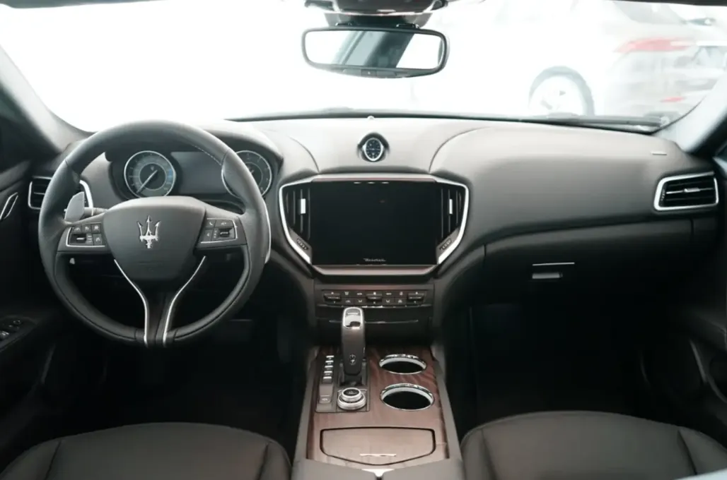 مازيراتي جيبلي 2023